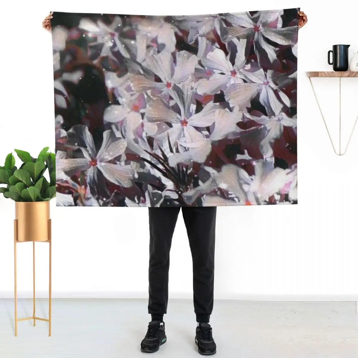 Sparkling fluorescence Throw Blanket Flannel Fabric Luxury Brand Plaid on the sofa Decoratives Furry Winter beds Blankets