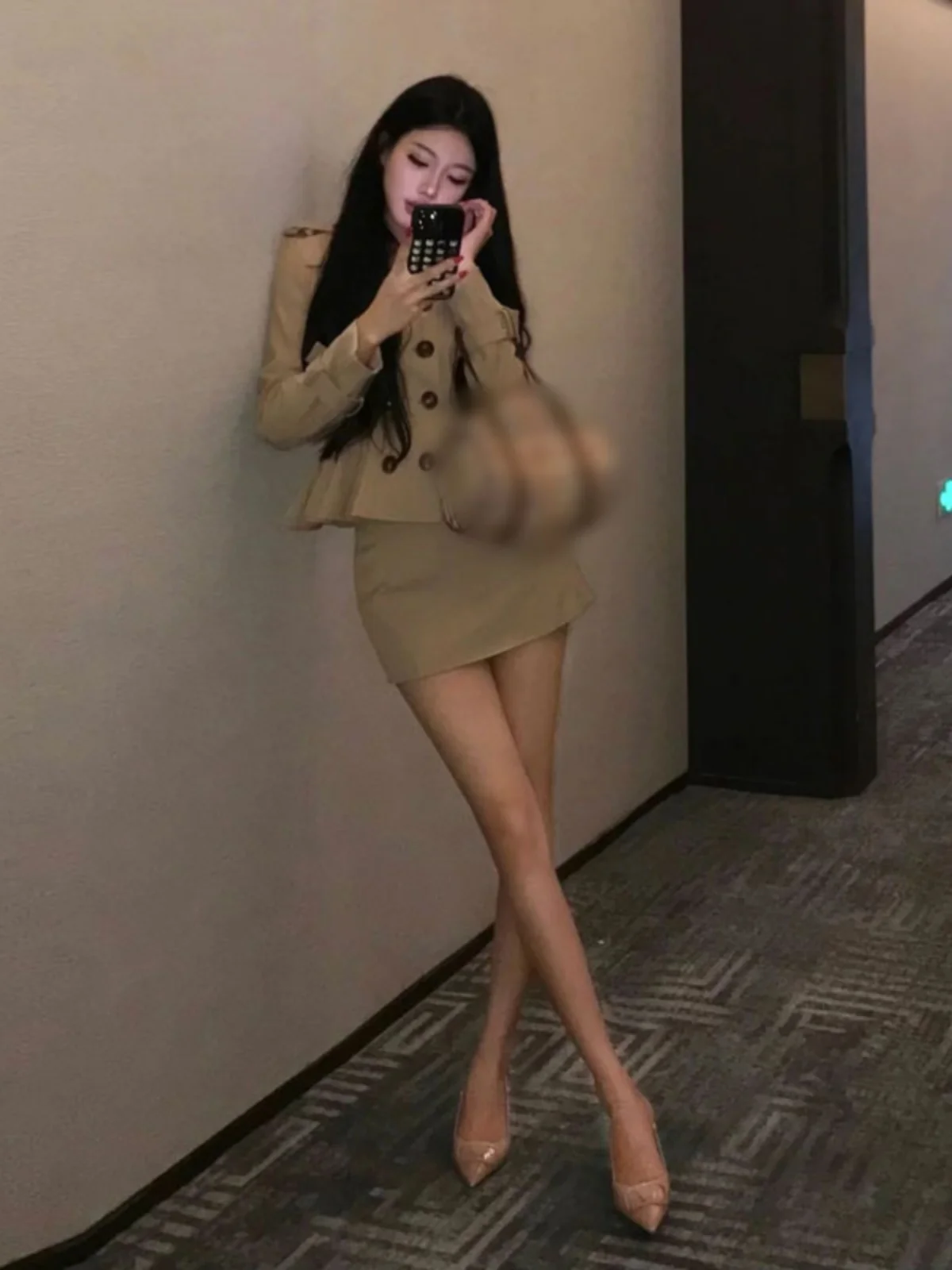 

Khaki Color Coat And Skirt Set Women's Faion Spring Outfit Sli Sister Sle Two-Piece Suit for Early Spring