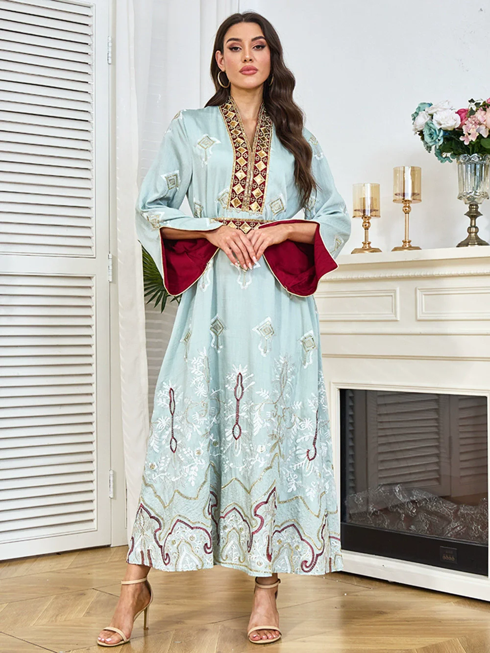 Abito da donna musulmano di lusso a maniche lunghe con scollo a V patchwork arabo mediorientale da donna, abito primaverile con nuove perle, gonna lunga abaya