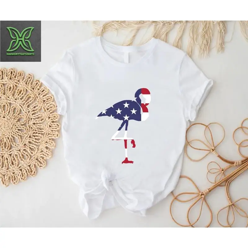 Camiseta de flamenco patriótico rojo, blanco y azul, 4 de julio, bandera americana, Día de la Independencia de Flamerica, cuarto S