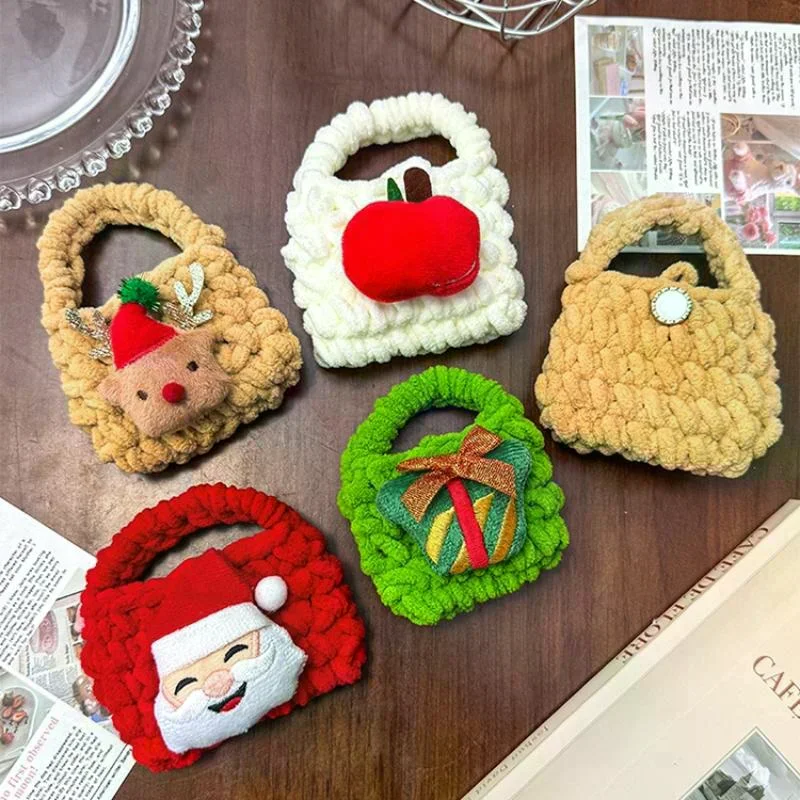 กระเป๋าสตางค์ลายการ์ตูนคริสต์มาสสุดน่ารัก กระเป๋าผ้าพลัฌลายซานตาคลอส พร้อมพวงกุญแจ กระเป๋าใส่หูฟัง กระเป๋าเก็บของ กระเป๋าใส่เหรียญคริสต์มาส