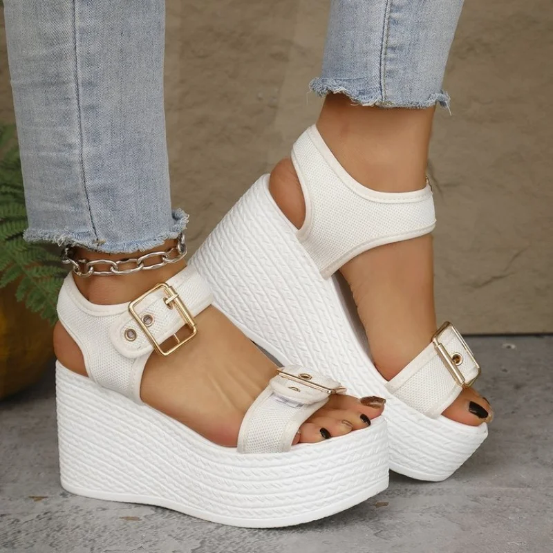 

Summer 2025 new European and American fashion high-heeled sandals, large-sized belt buckle women's thick-soled one-line sandals