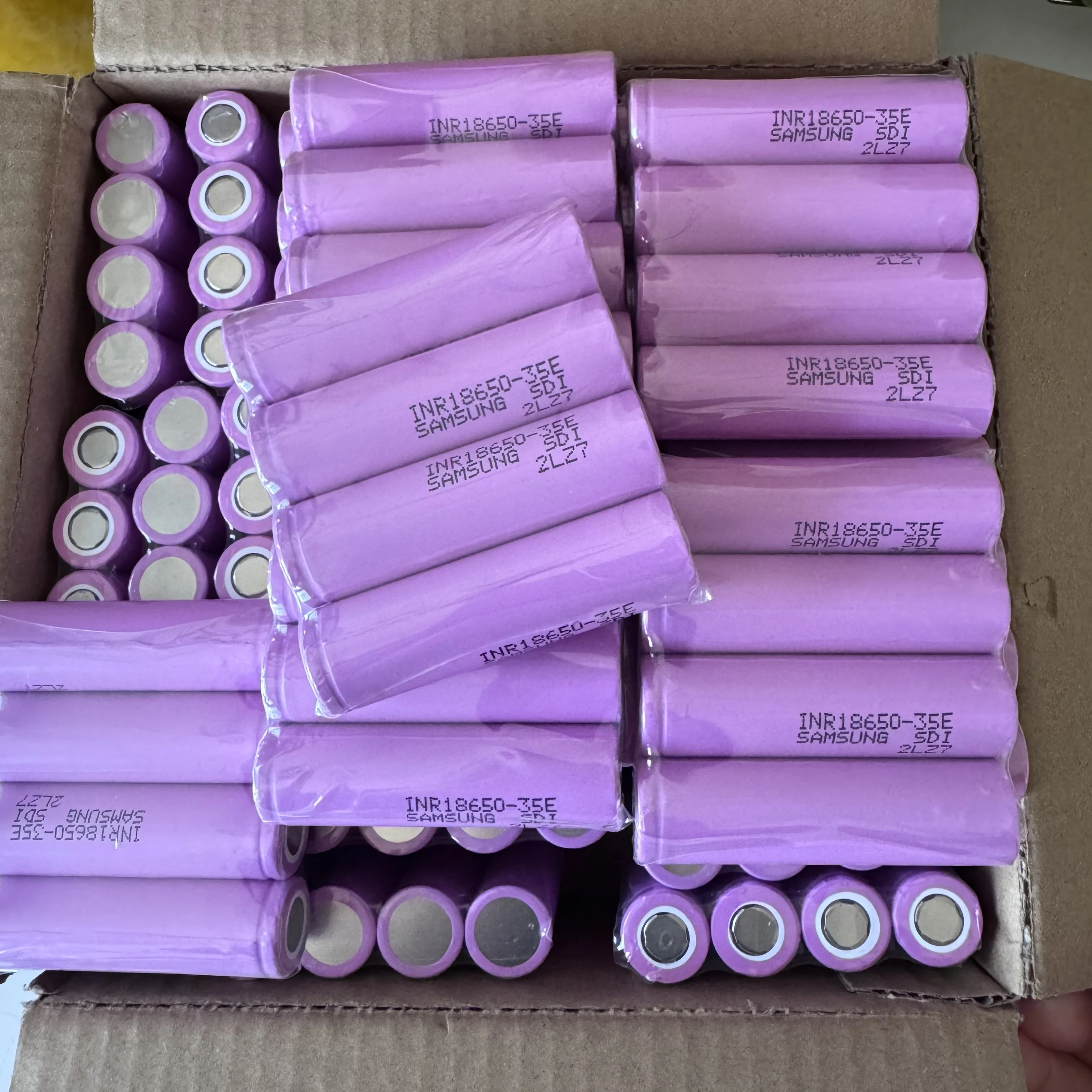 New 18650 3500mAh 3.7V 25A Lithium Battery High Power Power Tool Battery 18650 Rechargeable Battery，Safety Explosion-proof