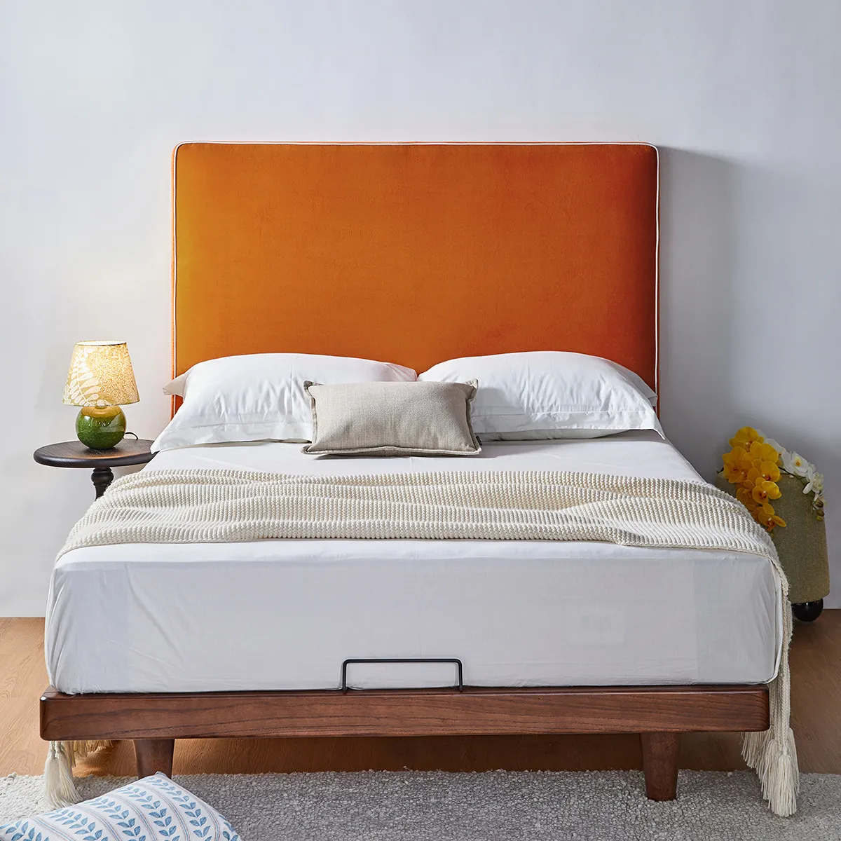 Solid wood bed master bedroom double 1.8 meters designer flush edge fabric bed
