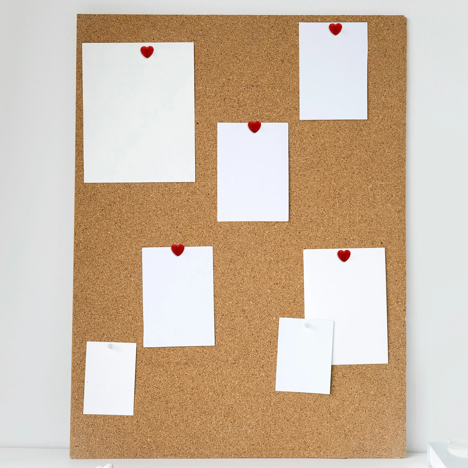 Рисунок 6 - пластиковые кнопки в форме сердца