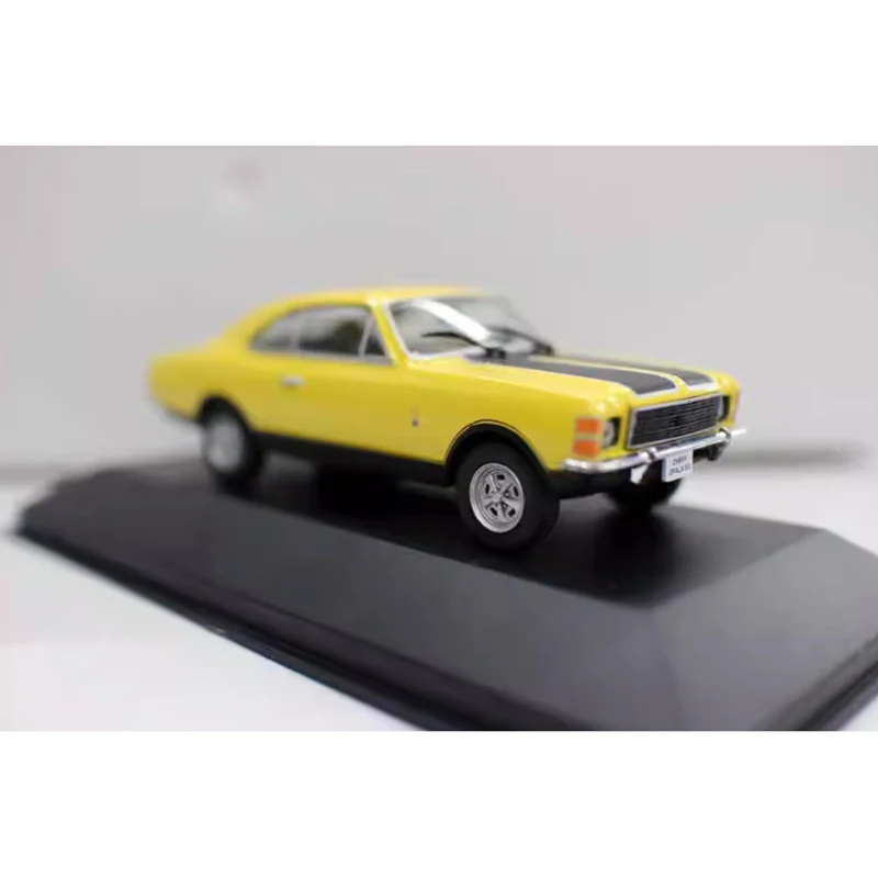 

Diecast 1:43 Scale Classical Retro Opala SS 1976 Alloy Car Model Finished Product Simulation Toys Collection Gift Model Display