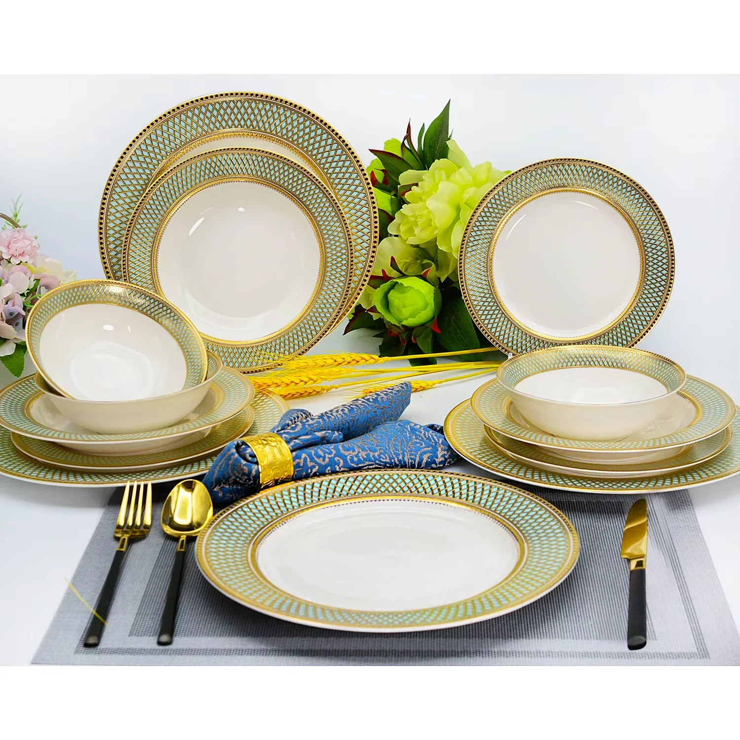 

98pcs High Quality Bone China Dinnerware Ceramic Durable Embossed Gold Dinner Set Western Hotel Restaurant