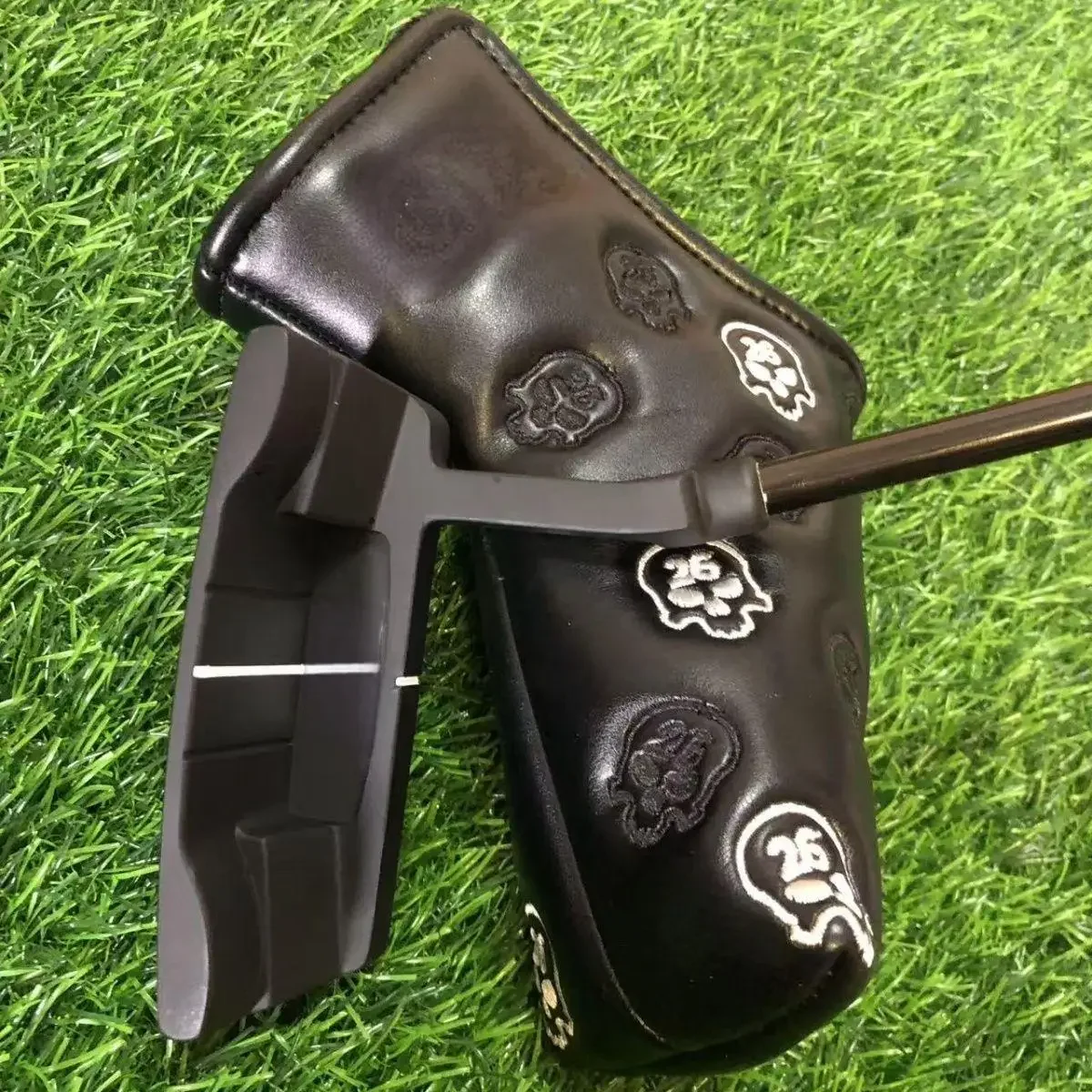 Putter de golf pour hommes, visage fraisé de précision pour une précision et un contrôle supérieurs sur le vert