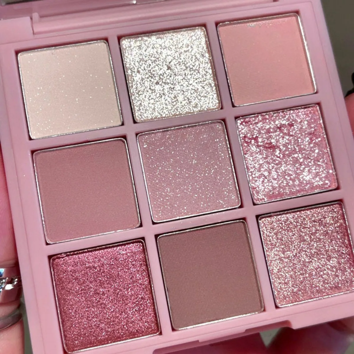 9색 아이섀도우 팔레트: 스모키 핑크 로즈, 펄 & 매트, 파인 텍스처, 흘러내림 없음. 축제, 학교, 결혼식, 일상생활에 적합합니다.