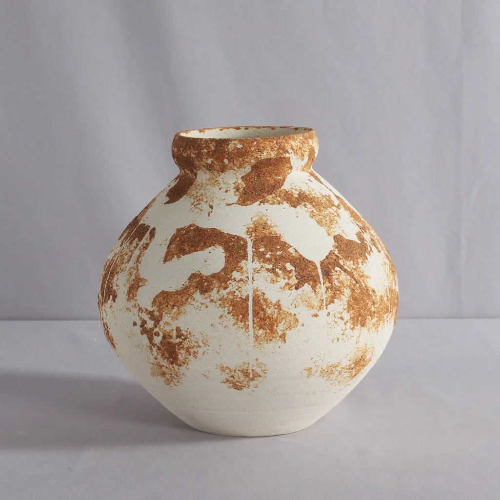 

Oriental aesthetics wabi sandy wind hand-painted ceramic vase B & B hotel tea room entrance decoration simple