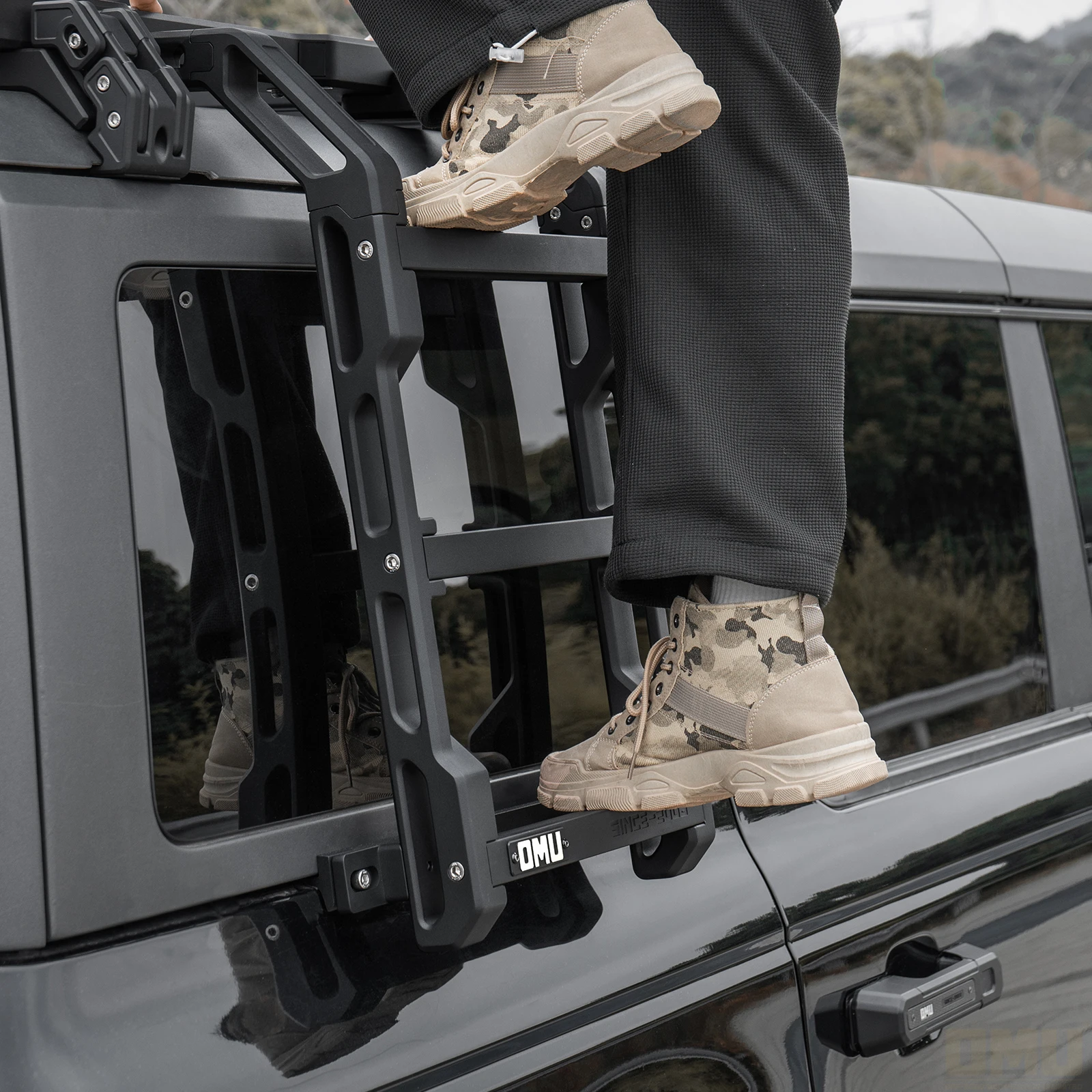 

OMU Genesis Series Rear Window Side Ladder For Bronco Accessories 4x4 Offroad Aluminum Roof Ladder