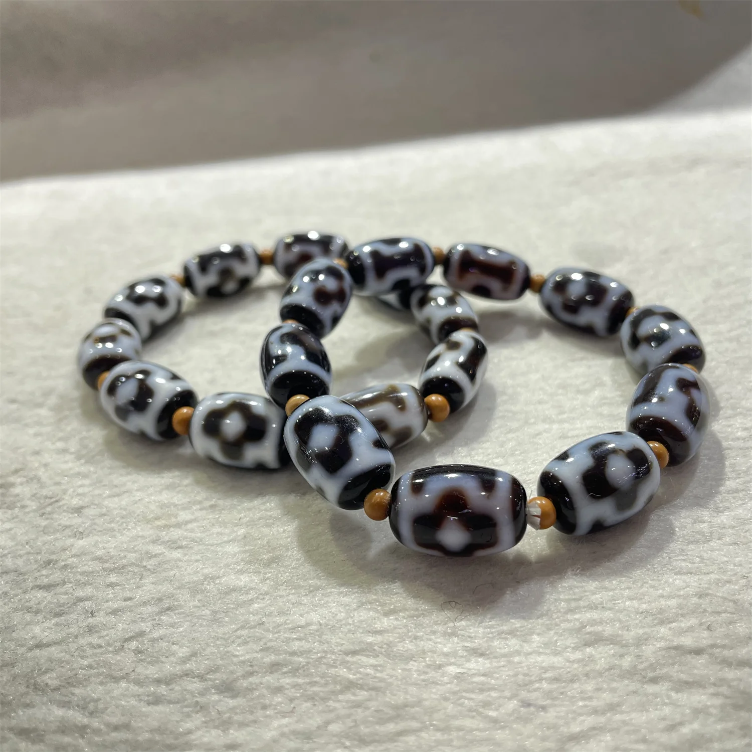 1pcs/lot Exquisite Natural Peace Cross Buddha Pattern Dzi Agate Bracelet Black and white flat beads 17×10mm Weathering lines