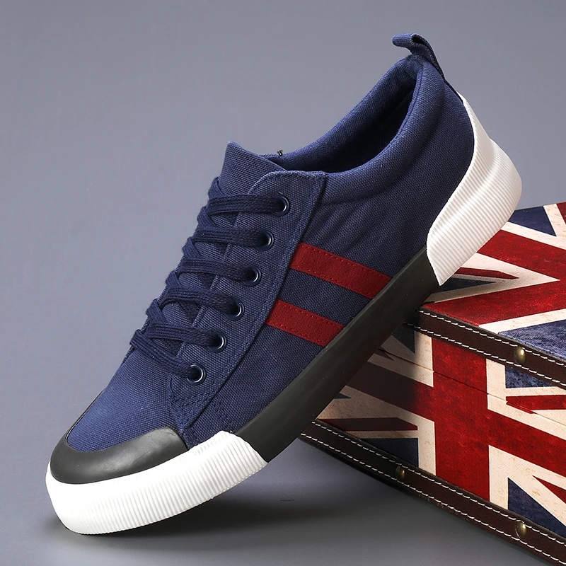 Retro Red Canvas Shoes Men Spring Summer Men's Casual Shoes 2023 New Designer Lace-up Vulcanized Shoes for Men Flat Sneakers