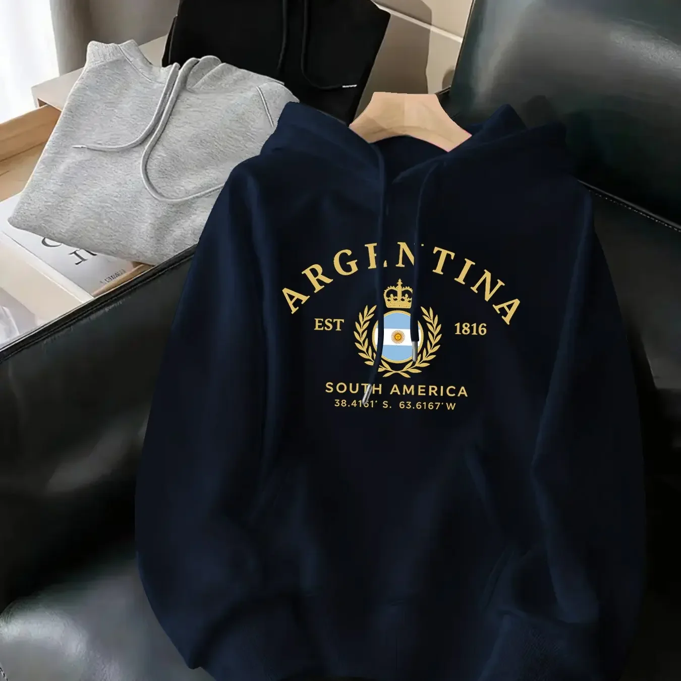 Retro Preppy Style Argentina 1816 National Emblem Flag Coordinates Print Men's Hoodie Casual Sweatshirt for Football Supporters.