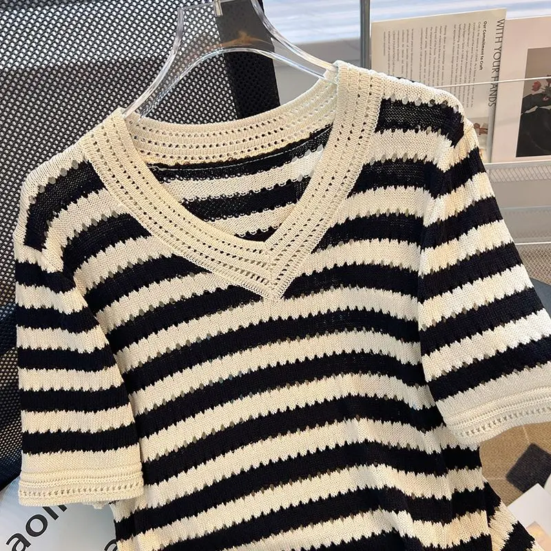 Plus Size maglione a righe vuote in seta di ghiaccio lavorato a maglia per l\'estate delle donne nuovo t-shirt con scollo a v a maniche corte