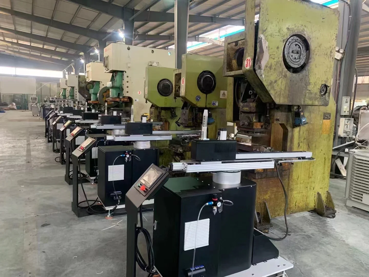 OEM 5 Axis Swing Robot Arm Manipulator For CNC Punching Machine