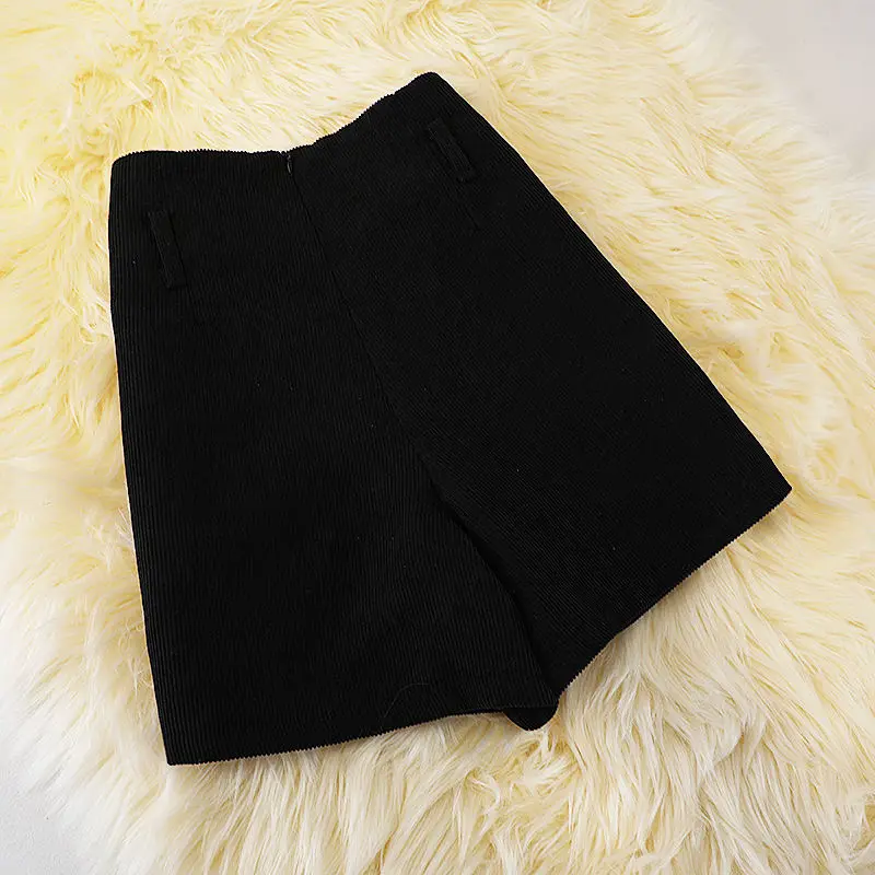 Pockets Vintage Corduroy Shorts Women A-line Casual Fashion Streetwear Soft Preppy Style Loose Wide Leg High Waist Solid Simple