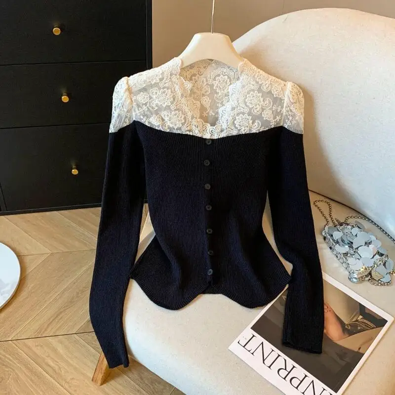 2026 Autumnwinter New Classic Fashion High End Women Clothing Lace Splicing Vneck Long Sleeved Knitted Bottom Shirt Interiortops