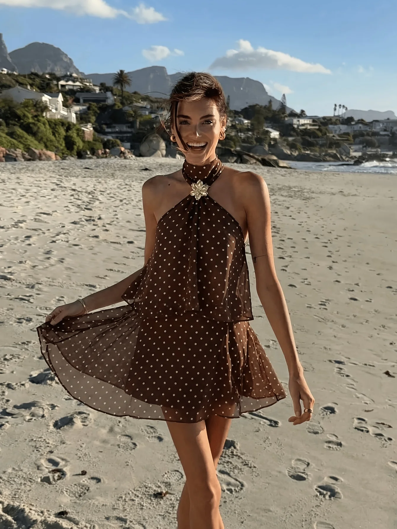 Damen Sommer Urlaub Polka Dot Print Rückenfreies Neckholder Fließendes Mini-Strandkleid – Detail 5