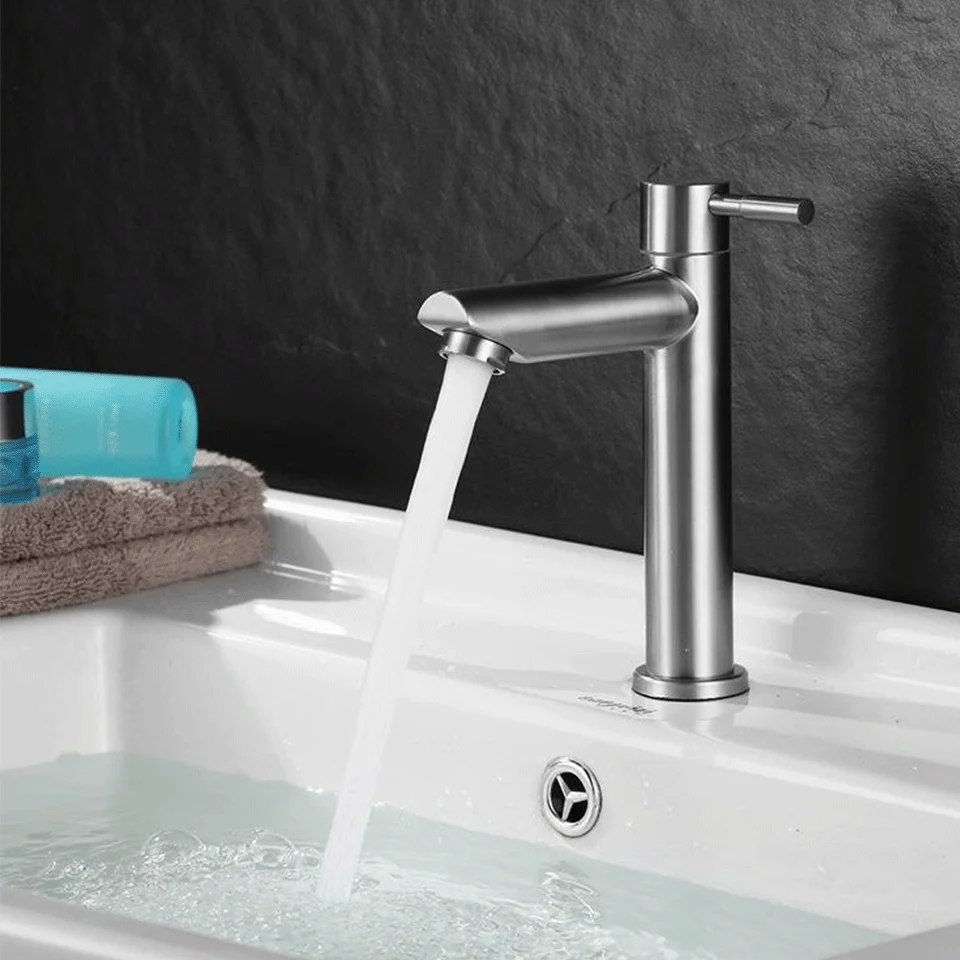 Een roestvrijstalen wastafelkraan. Enkel koud water, 1/2 inch openbare badkamer. Badkamer. Balkon (zonder inlaatslang)