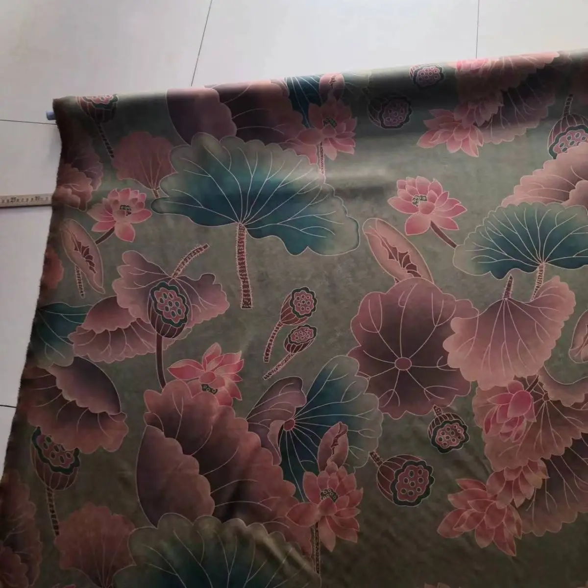 고품질 진짜 실크 직물 40momme Soteil 향기로운 구름 원사 길이 1미터