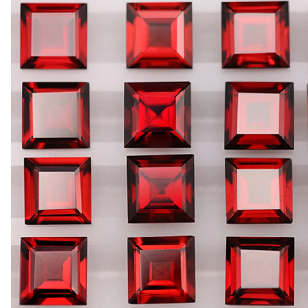 Square Cut Precious Gemstone para Jóias, Garnet Vermelho Escuro Natural, Suporte para Design DIY, Alta Qualidade, 7x7mm, 10Pcs