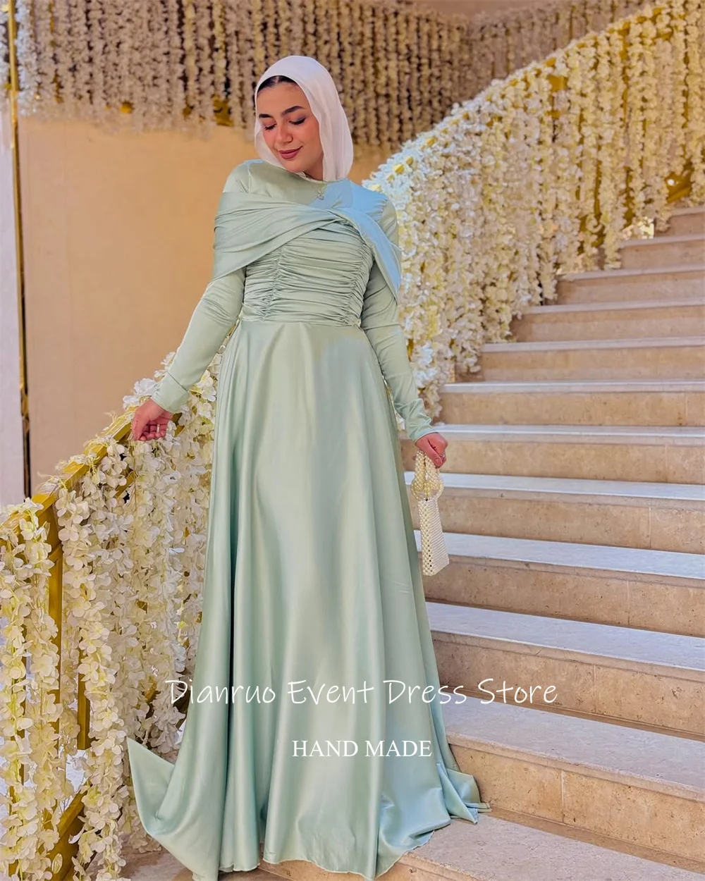 Dianruo فساتين سهرة إسلامية رشيقة بطول الأرض من الساتان بطيات رداء De Soirée فام على شكل حرف A وأكمام طويلة فساتين حفلات مخصصة