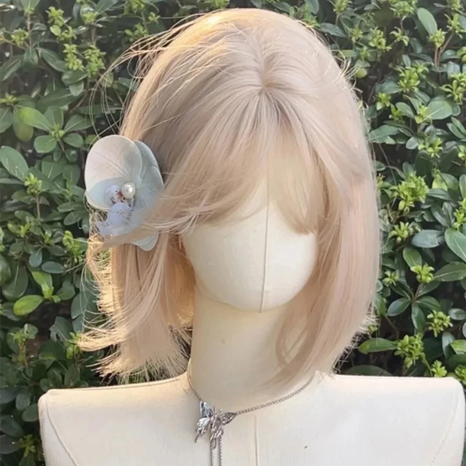 باروكات شعر طبيعية صناعية قصيرة باللون الأسود والأبيض للنساء، باروكة مستقيمة مع غرة، باروكات للحفلات التنكرية اليومية بدرجة حرارة عالية