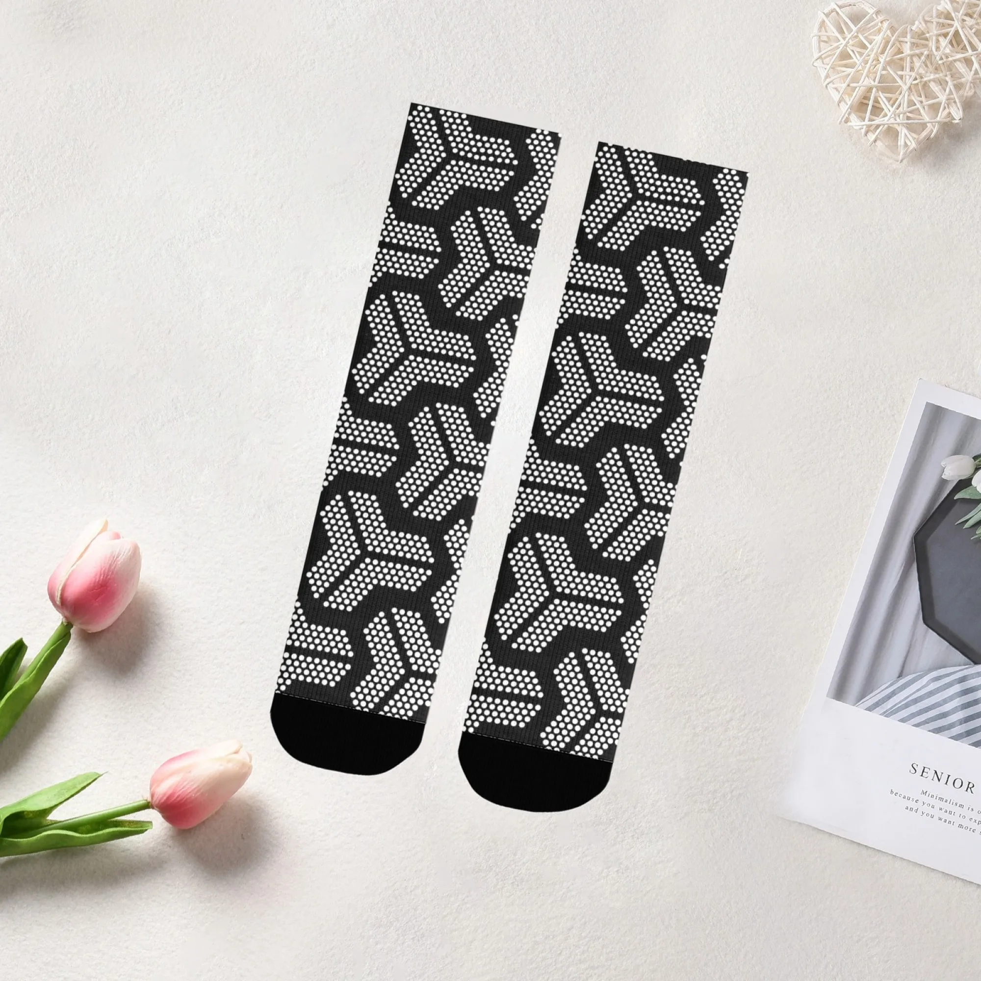 Minimalist Geometric Socks Durable Lightweight Wrinkle-resistant Men's Socks City Walk Festivals Street Hip-hop Graphic Socks