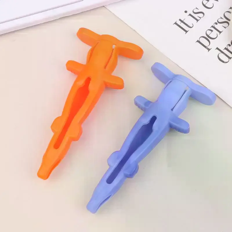 1Pcs Reusable Cute Crocodile Shaped Needle Protective Case Dental Syringe Sleeve Cover Dentist Surgical Injector Tool