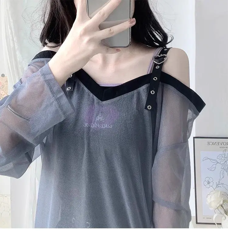 2024 women's long sleeved t-shirt, female sexy Korean version, loose fit, student casual fashion, simple off shoulder V-neck top
