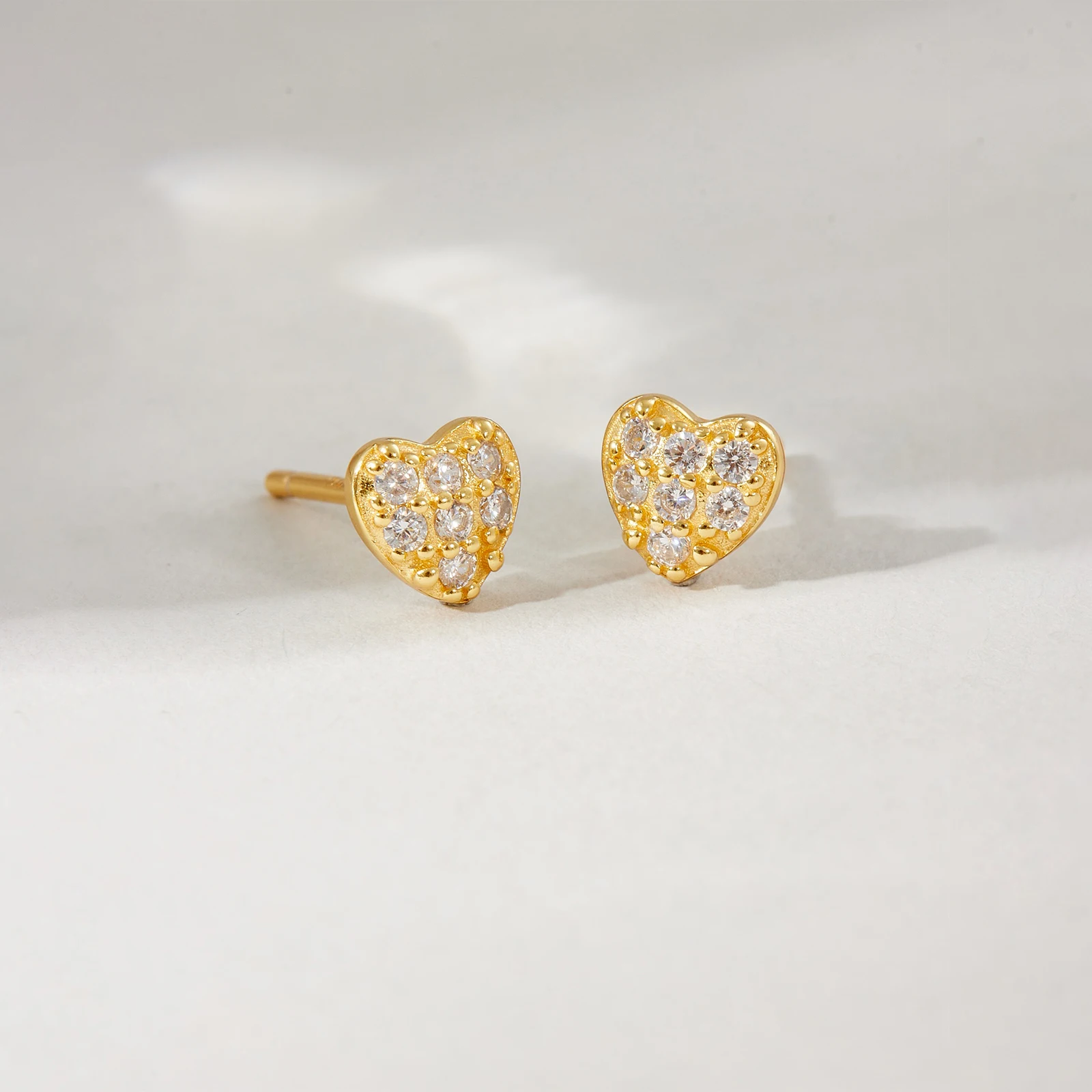 VEWANT 925 Sterling Silver Heart Shaped Zircon CZ Stud Earrings Classical Wedding Anniversary Fashion Women Fine Jewelry Gift