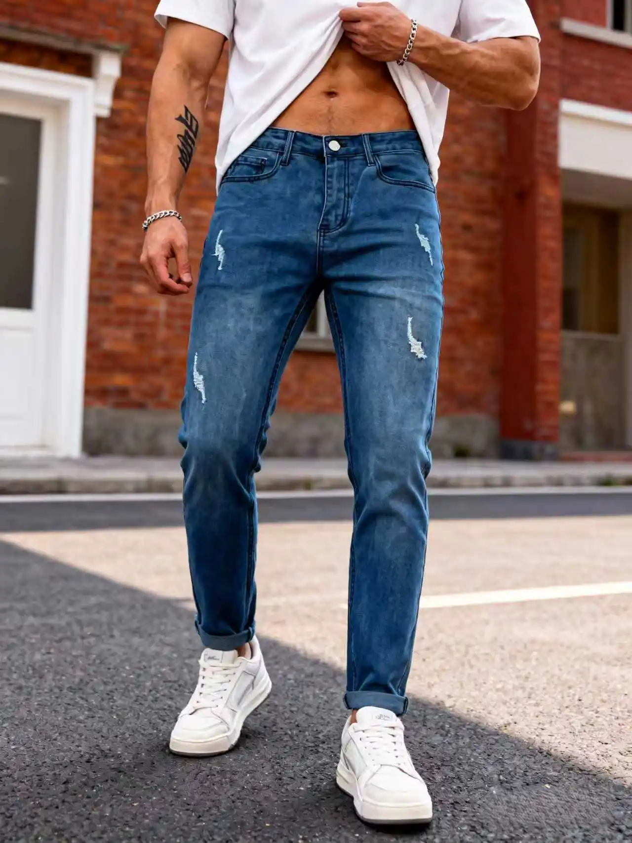 جينز ممزق عصري للرجال |   بنطال جينز مطاطي بقصة ضيقة باللون الأزرق الداكن، مثالي للعمل الذكي غير الرسمي والتواريخ والإجازات في عطلة نهاية الأسبوع