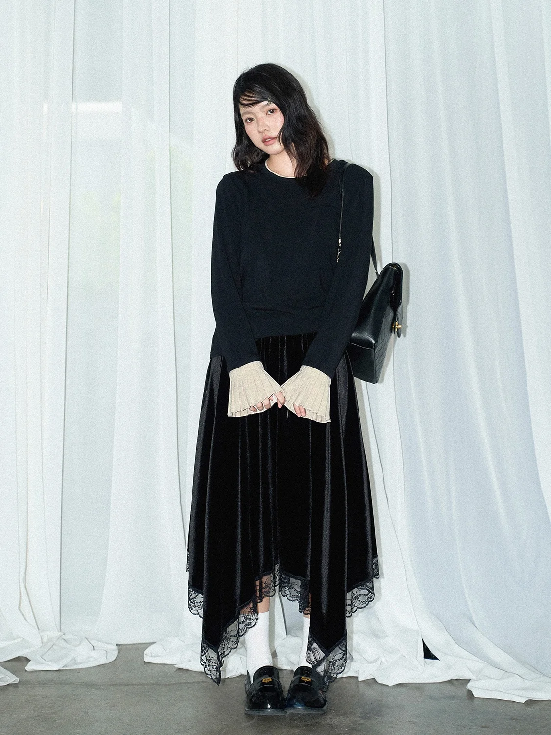 

JINGU Bei Aki Faion Simple Base Layer irt T-irt with Pleated Lace Sve Cuffs Sli Long Sve round Ne Hanfu...