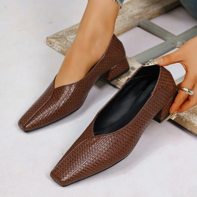 Zapatos Planos de Mujer de Cuero Suave Negro Vintage con Punta Puntiaguda y Tacón Grueso, Novedad Primavera Verano 2026, Zapatos Versátiles de Tacón Alto