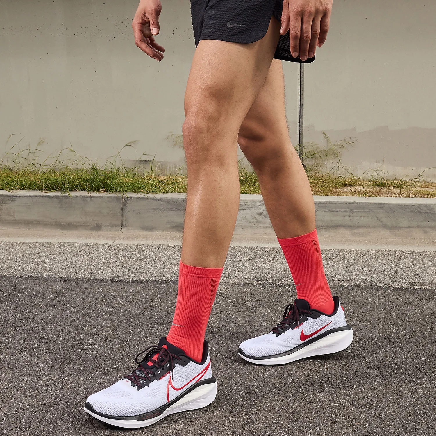 

Официальные мужские дышащие дорожные кроссовки Nike Authentic Vomero 17, FB1309-103