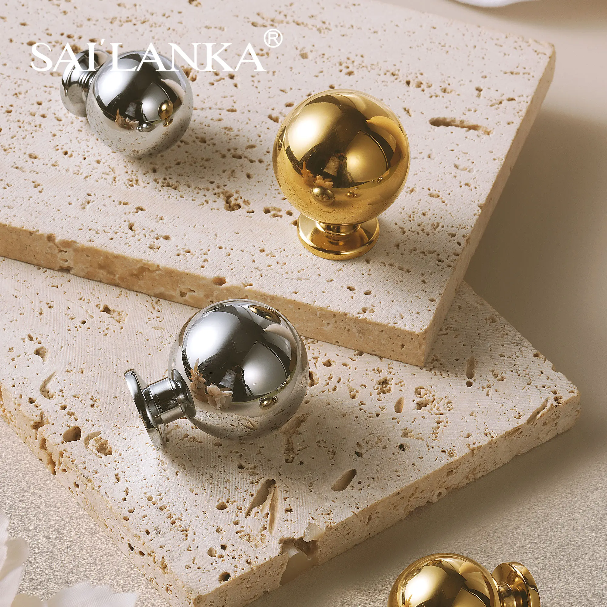 SAILANKA Brass Pulls and Knobs Round Furniture Handles for Home Office Wardrobe Kitchen Dresser Drawer Cupboard Cabinet