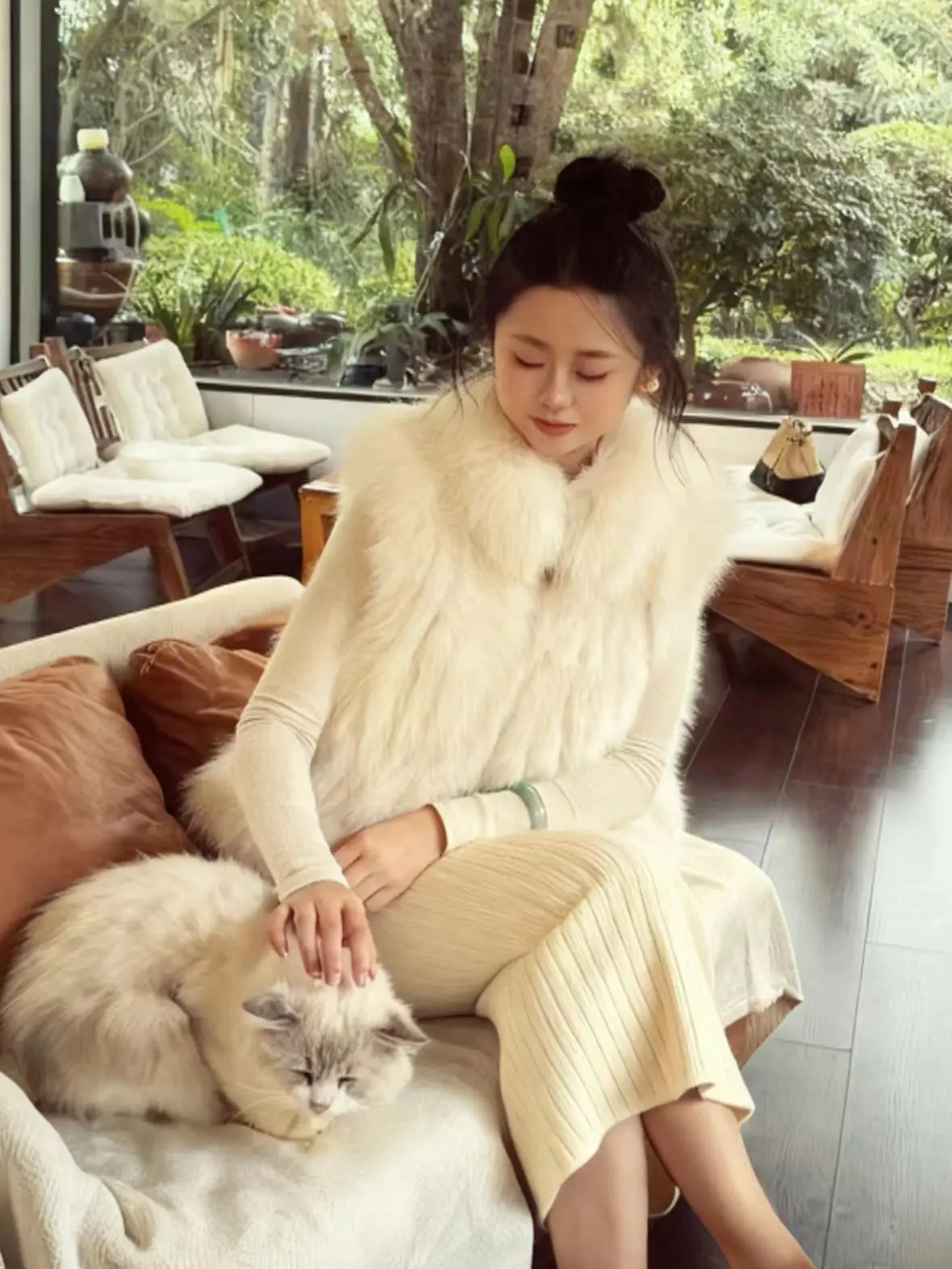 เสื้อกั๊กขนสุนัขจิ้งจอกนำเข้า เสื้อกั๊กผ้าขนสัตว์ เสื้อกั๊กแบบมีร่อง  สไตล์อินเทรนด์ใหม่ล่าสุด