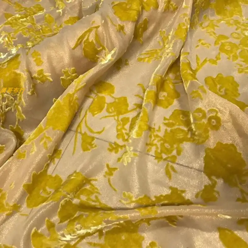 New Woven Silk Etched-out Velvet Flower Cloth Soft, Comfortable and Opaque Spring and Summer Dress Top Cheongsam Fabric