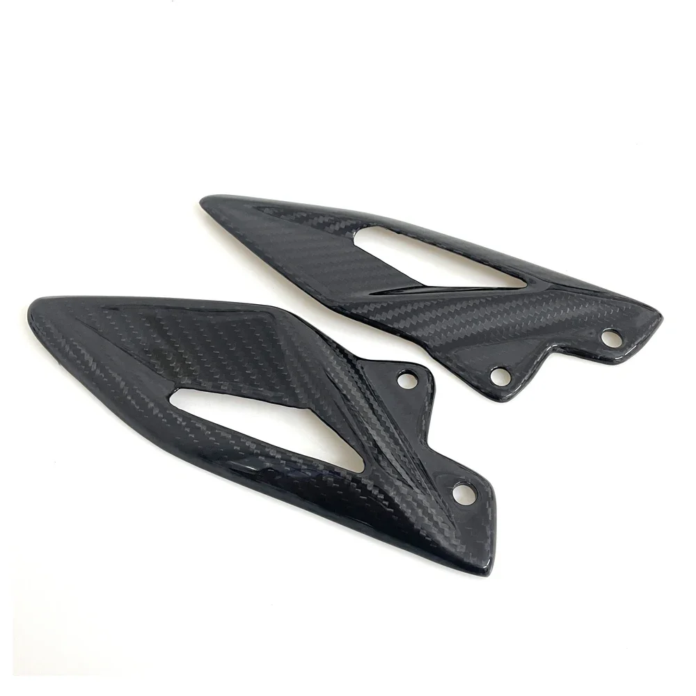 Motorcycle 100％ Carbon Fiber Heel Guard Plates Foot Rests case For Triumph Street Triple 660 765 R RS 2016-2024