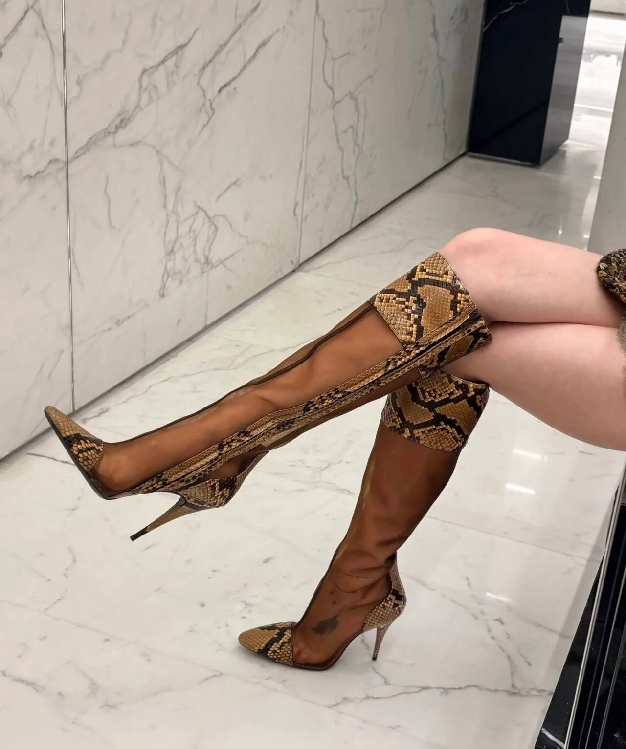 Sexy Style Brown Pointed Toe Snake Pattern Knee-High Women Boots Stiletto High Heels Zipper Design Large Size Fashion Shoes