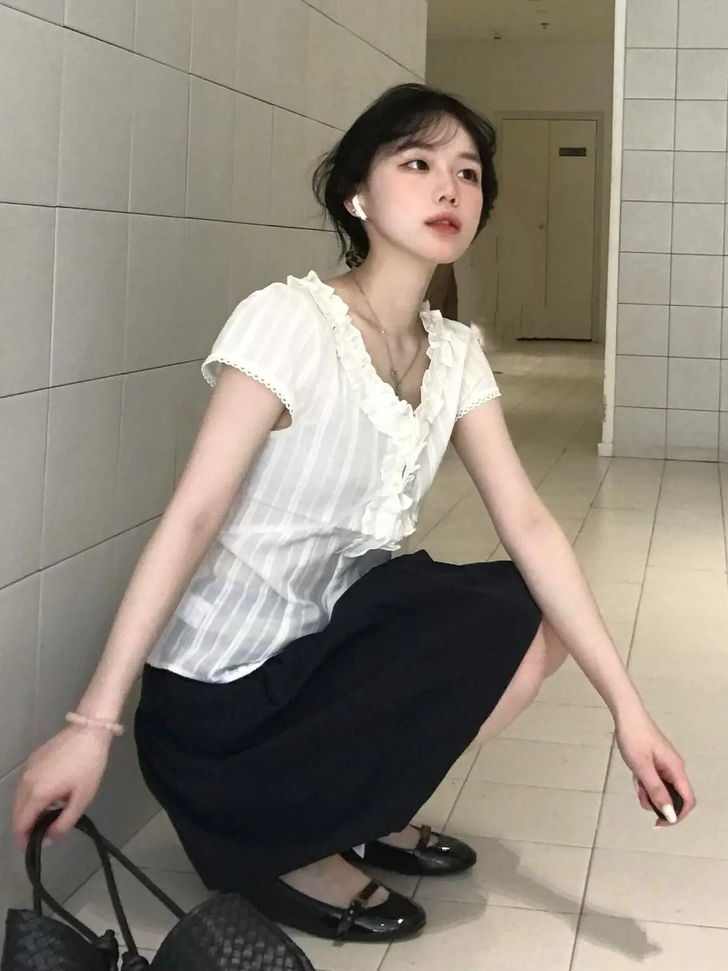 

Retro Lace Trim Shirt Summer New Style Slim Fit Short Sleeve Women's Top White Korean Style Commute Fashion Polyester Material