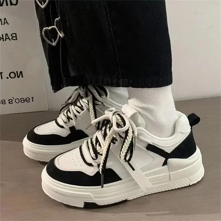 White Women Platform Sports Shoes Sneakers Kawaii Vintage Vulcanize Casual Korean Fashion Harajuku Tennis Female Flats 2024