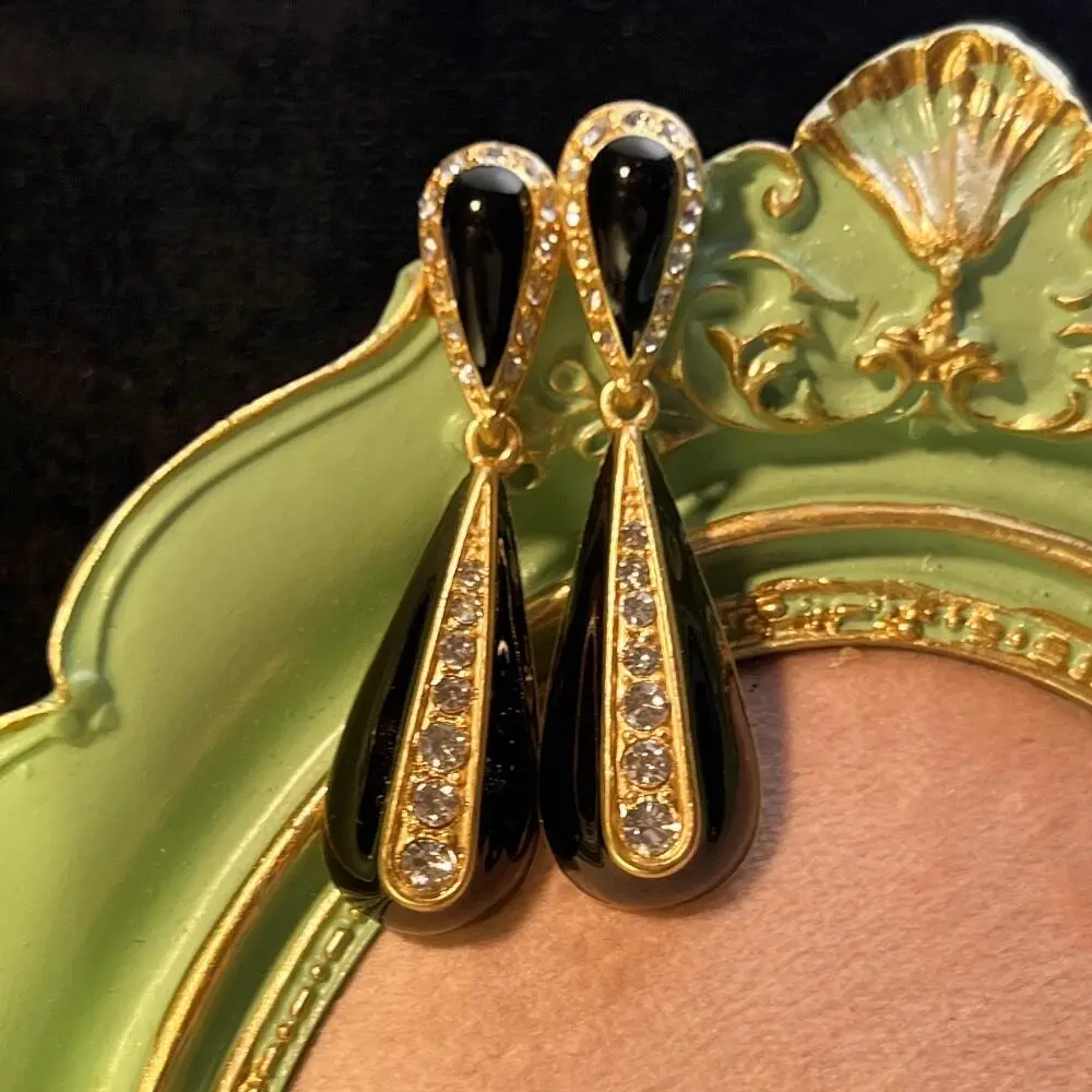 

Vintage black enamel earrings water drop retro long eardrop for women.
