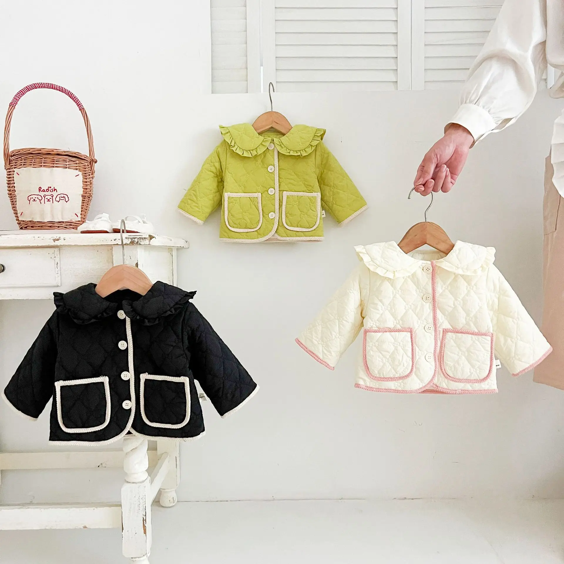 

Autumn Winter Korean Baby Girls Cotton Cliped Coat Pocket Lace Collar Plus Velvet Warm Infant Girls Jacket Toddler Girls Parkas