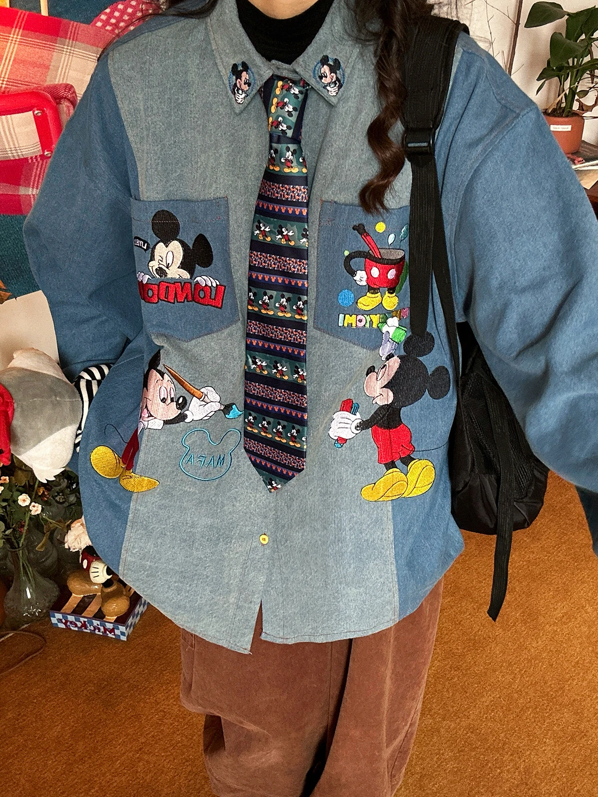 

Retro American Cartoon Miey Embroidered Loose Women's Denim irt Spring 2026 Color Blo Long Sve Breathable Faion