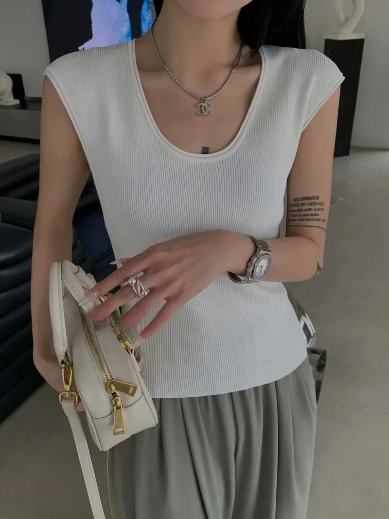 

Yuan Xi Ice Silk Knitted Vest Women's U-Neck Sleeveless Slim Fit T-Shirt Summer New Style Commute Style Short Length Pure Color