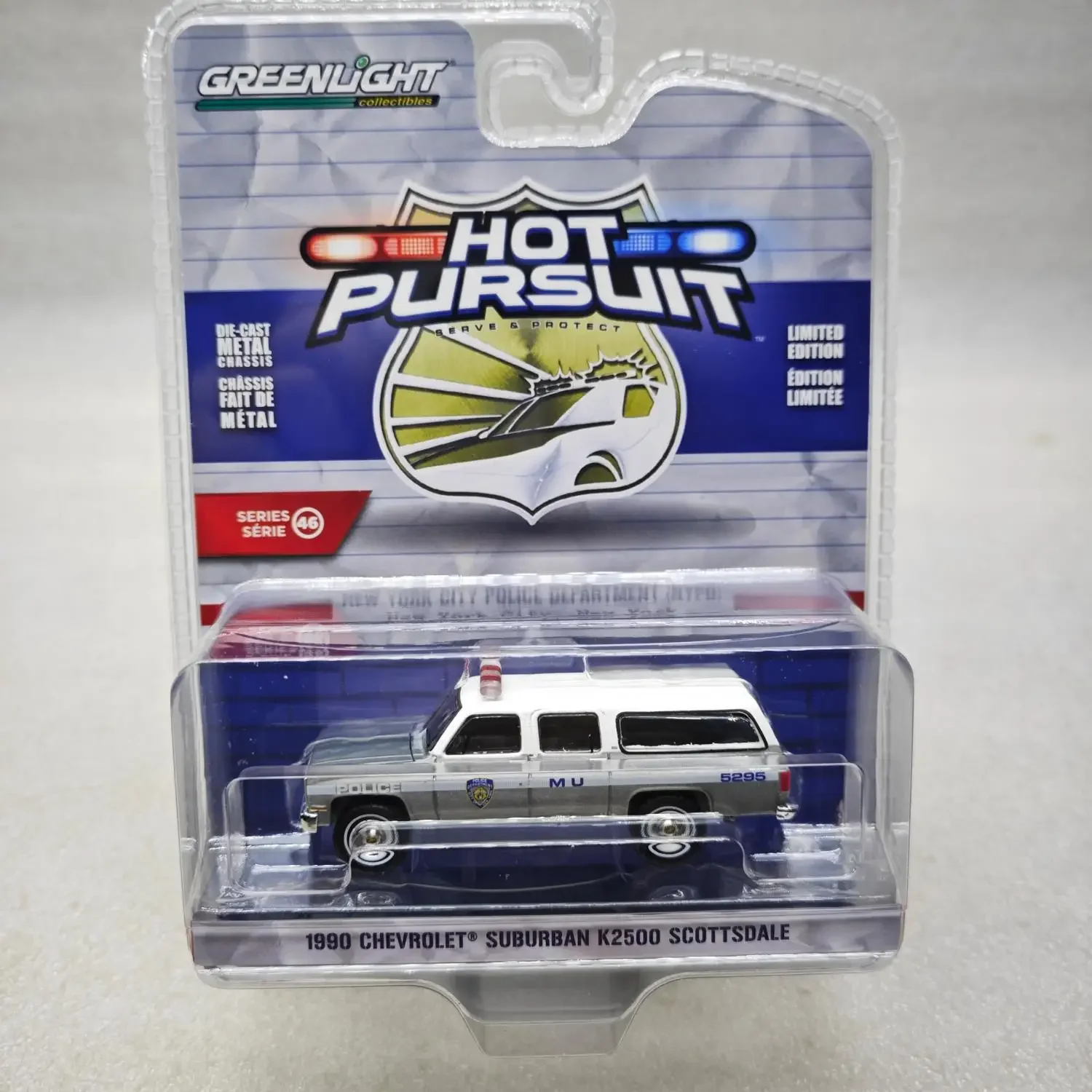 

Greenlight 1990 Chevrolet Suburban K2500 Scottsdale Игрушечная модель автомобиля из сплава в твердом переплете