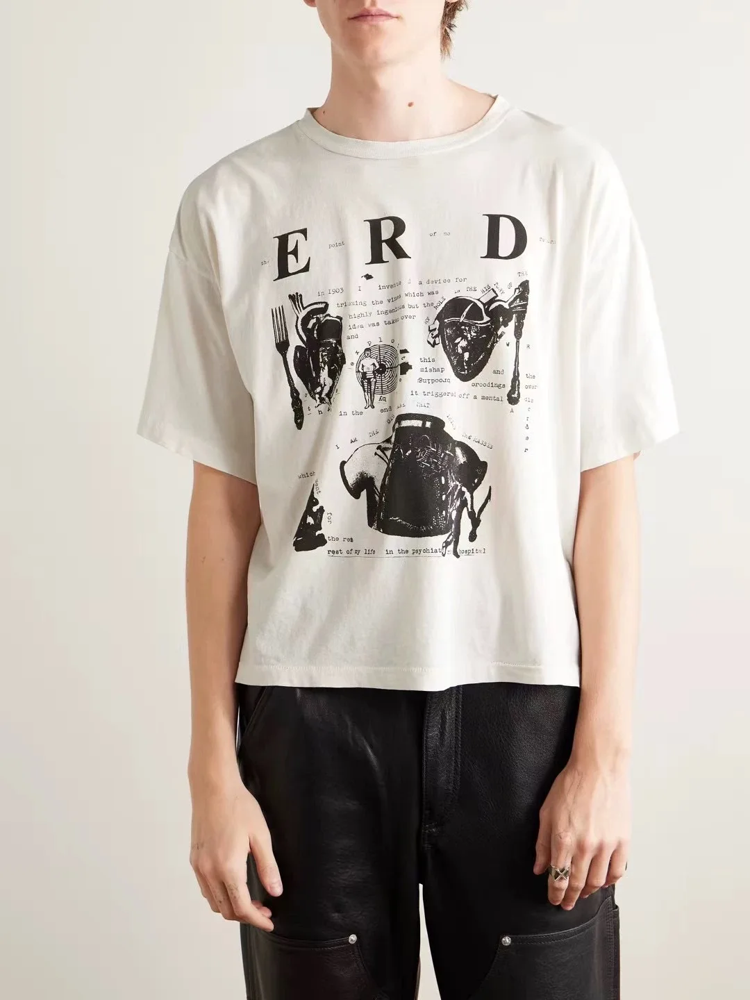 

Vintage Washed Distressed Shoulder T-shirt Short Sleeve round Neck Print Unisex Loose Fit Cotton Retro Style round Neck T-shirt