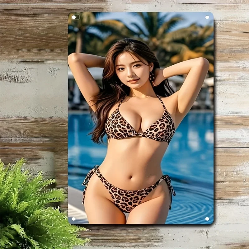 Arte de pared de metal HD, magnífica mujer morena en un bikini sexy con estampado de leopardo, posándose junto a la piscina con palmeras, ondas de agua azules